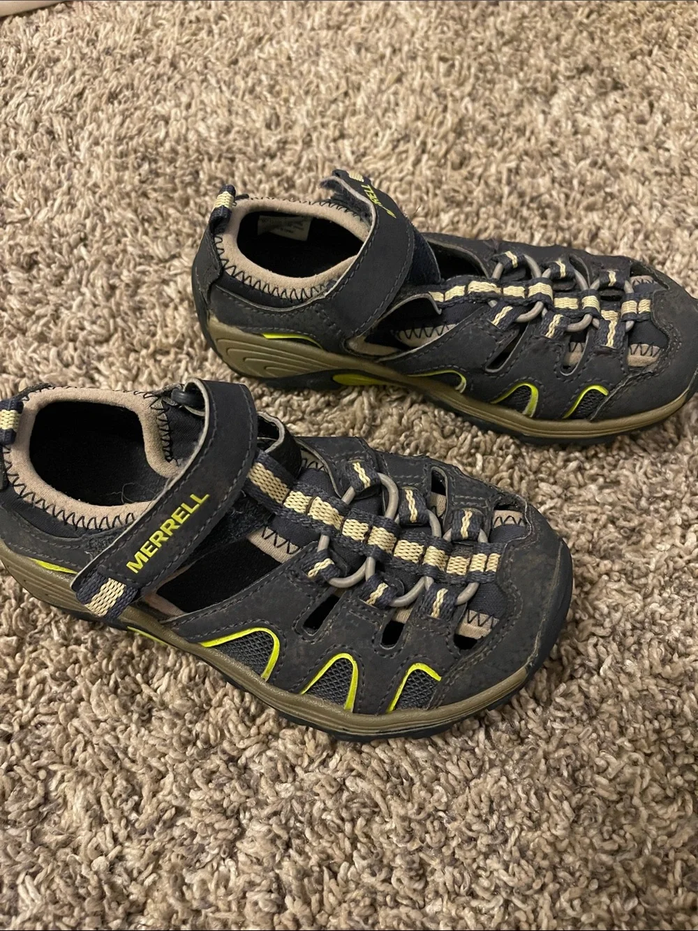 Merrell Kids Black and Yellow Lace-Style Sport Sandals size 10 toddler